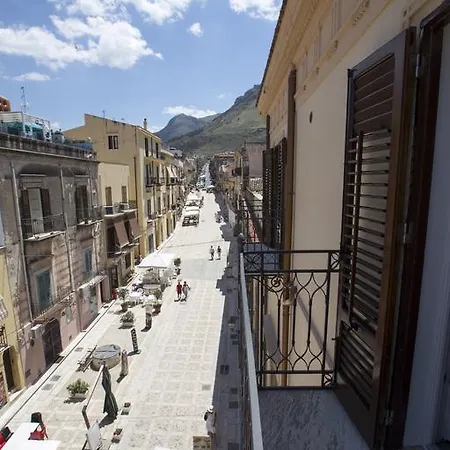 Апартаменты Dimore Barraco - Siciliadamare